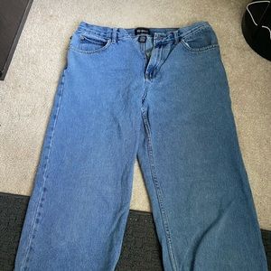 baggy jeans